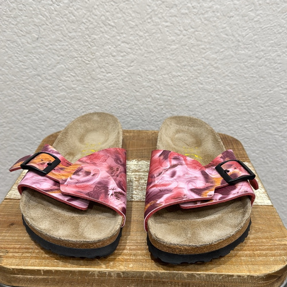 Birkenstock Rose Patterned Sandals - Picture 2 of 6